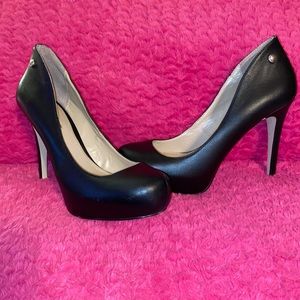 💗🧡NWOT!! BCBGeneration Black Leather Heels
